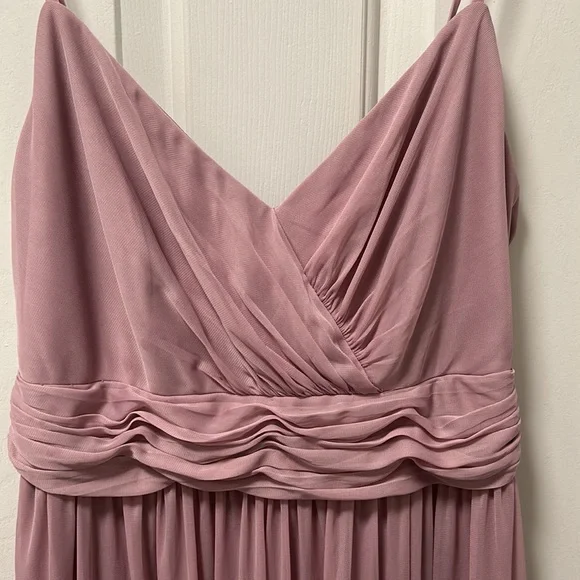 David’s Bridal Beautiful Bridesmaid/Prom Dress Size 10 - Picture 4 of 12